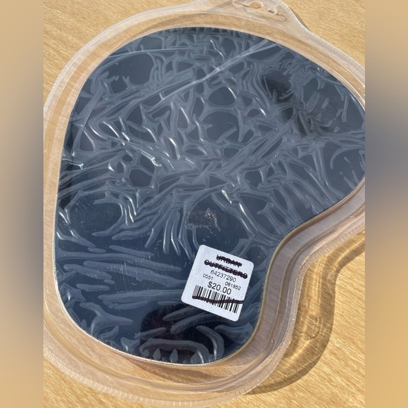 NWT Urban Outfitters Graphic Print Wrist Rest Mousepad - Picture 5 of 6